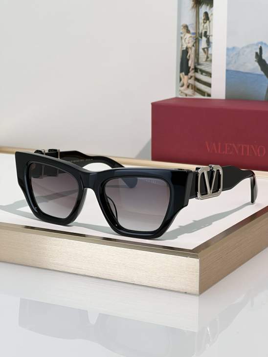 Picture of Valentino Sunglasses _SKUfw72187701fw